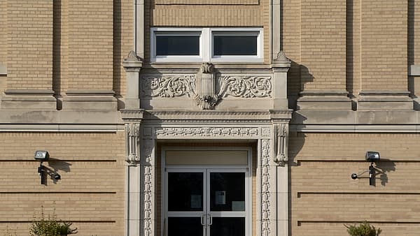 East (front) entrance of Franklin County Courthouse in Franklin, Nebraska