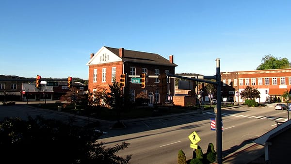Overton County Courthouse and town square in Livingston, Tennessee, United States