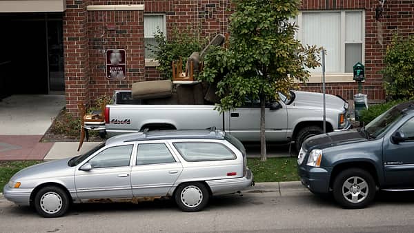 Nice Parking Job. Near Berry Place Apartments in Saint Paul, Minnesota